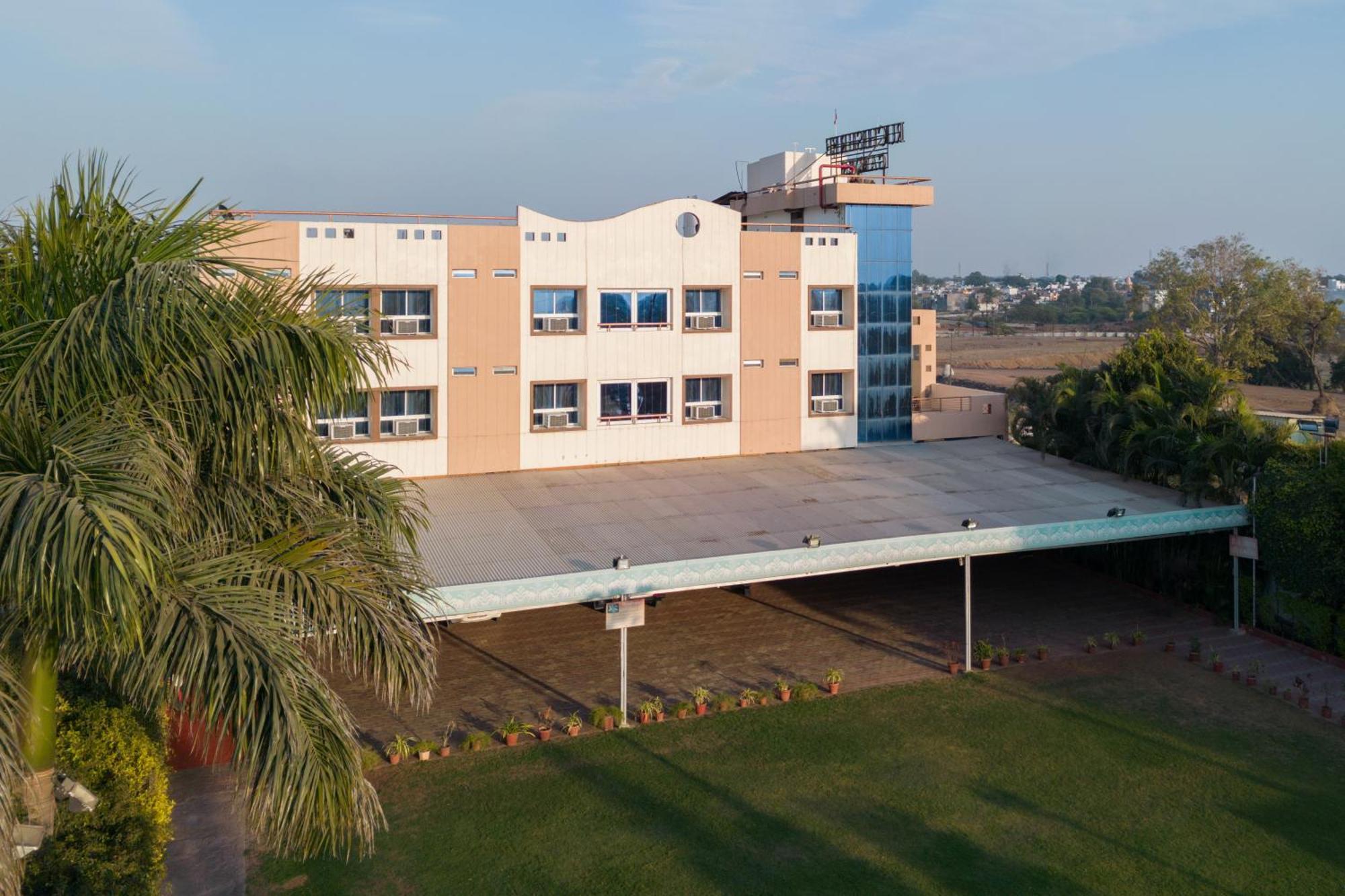 فندق Ruchishree Garden اوجاين المظهر الخارجي الصورة
