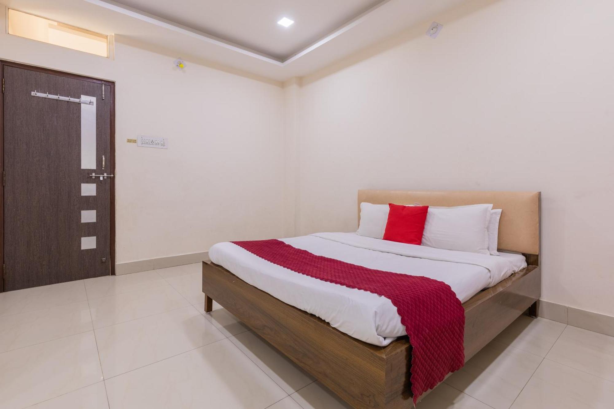فندق Ruchishree Garden اوجاين المظهر الخارجي الصورة